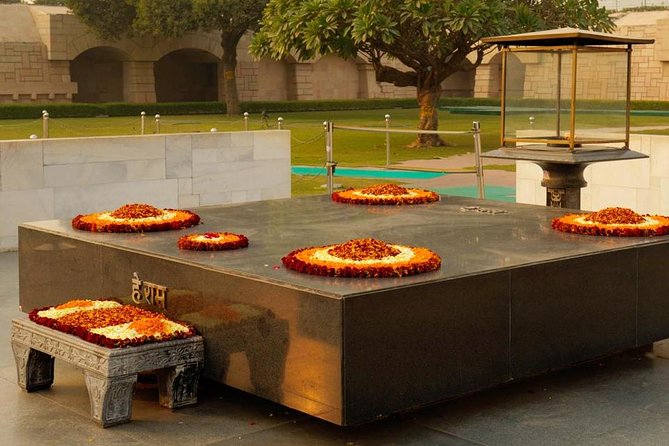 2 Days Private Delhi Tour with Best Cooking Class - Birla Mandir Temple: A Calm Contrast in the City Center