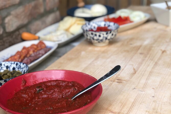 2-Hour Guided Family Pasta or Pizza Cooking Class in Acqui Terme - Pizza and pasta in Acqui Terme: what makes this class fun