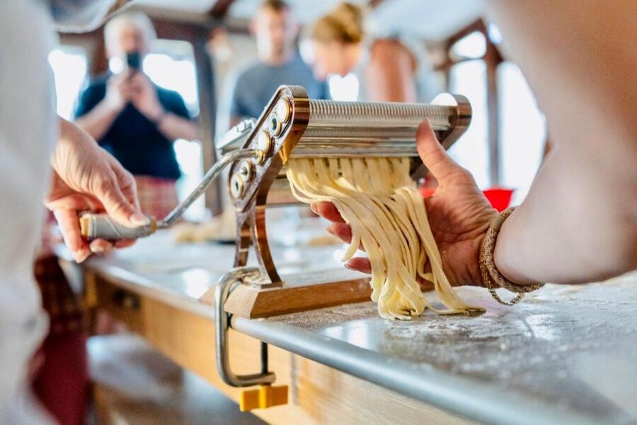 Amalfi: Mozzarella, Fettuccine, and Tiramisù Cooking Class - What You Actually Make: Mozzarella, Fresh Pasta, and Tiramisù