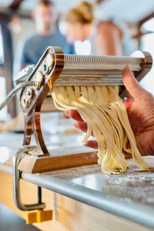 Amalfi: Mozzarella, Fettuccine, and Tiramisù Cooking Class - The Mozzarella Lesson: Traditional Technique with Ferdinando