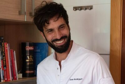 Any Day is Sunday: Paella Cooking Class with Tapas and Sangria - Tapas-to-paella timing: why this order works