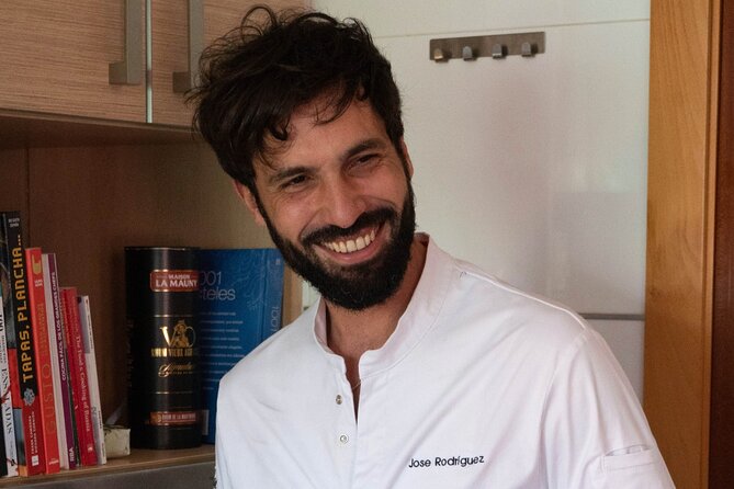 Any Day is Sunday: Paella Cooking Class with Tapas and Sangria - Tapas-to-paella timing: why this order works