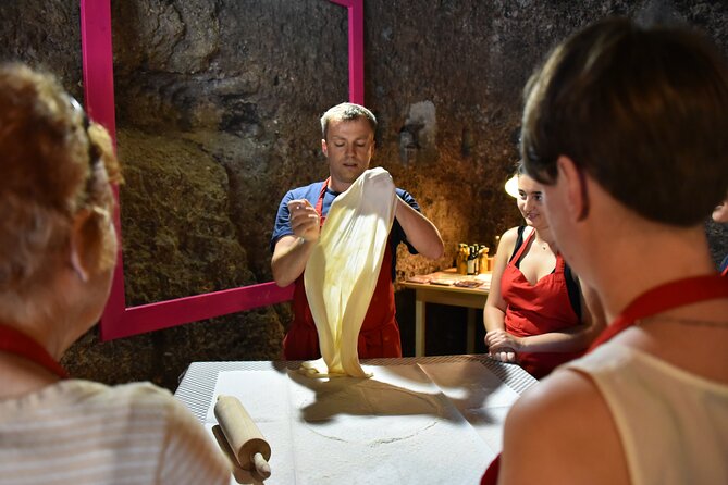 Apple Strudel & Prezel Cooking Class incl. Dinner & Music - A Step-by-Step Night: How the Evening Actually Plays Out