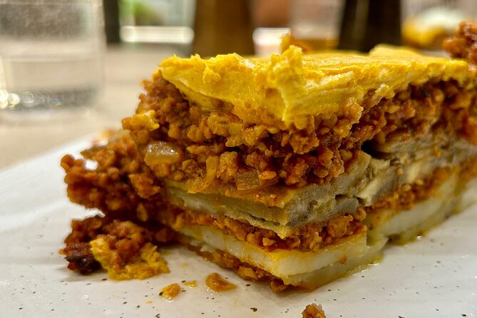 Athens: Traditional Vegan Cooking Class incl. Drinks - How the Class Runs: Two Teams, Step-by-Step Cooking