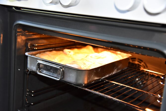 Austrian Apple Strudel Cooking Class including Lunch in Salzburg - Key Points at a Glance
