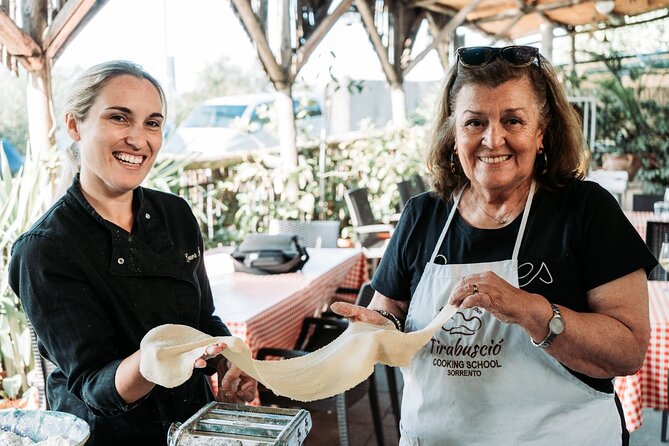 Authentic Pasta Cooking Class in Sorrento with Wine - Getting to Vallone dei Mulini (and how the shuttle helps)