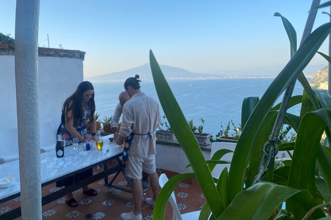 Authentic Pasta & Pizza Cooking Class with Sorrento Coast Pickup - Getting there from Piazza Giovanni Battista de Curtis (5pm starts make sense)