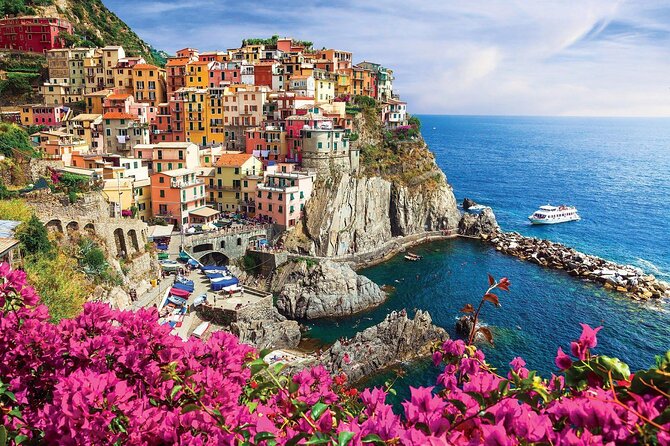 Authentic Pesto cooking class in Manarola at Cinque Terre - The tasting: focaccia and local white wine, right after you cook