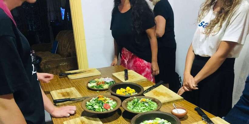 Authentic Sri Lankan Cooking Class in Kandy by Local Family - The Family Teaching Style: Lots of Questions, Real Technique