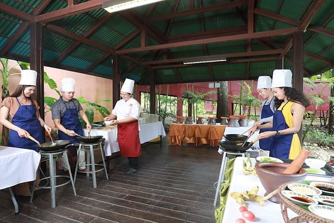 Authentic Thai Cooking Class by Suuko Wellness Spa - The 3-hour flow: what a typical session feels like