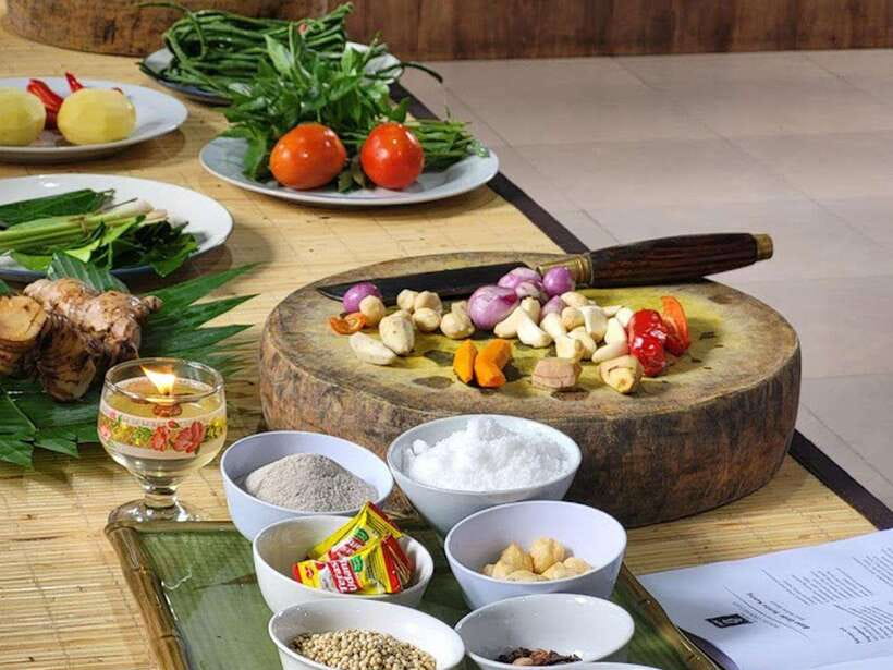 Balinese cooking class/Go shopping at the market, cook, eat - Hands-on cooking: tools provided, empty-handed is fine