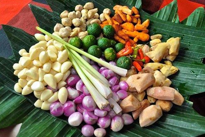 Balinese Cooking class with traditional morning market visit - Laplapan village welcome and the canang offering lesson