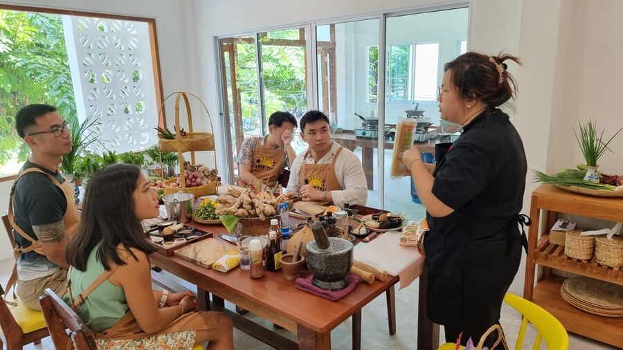 Bangkok: Cooking Class + Tuk Tuk Ride + Market Tour - Where to meet (and how to get there without hotel pickup)