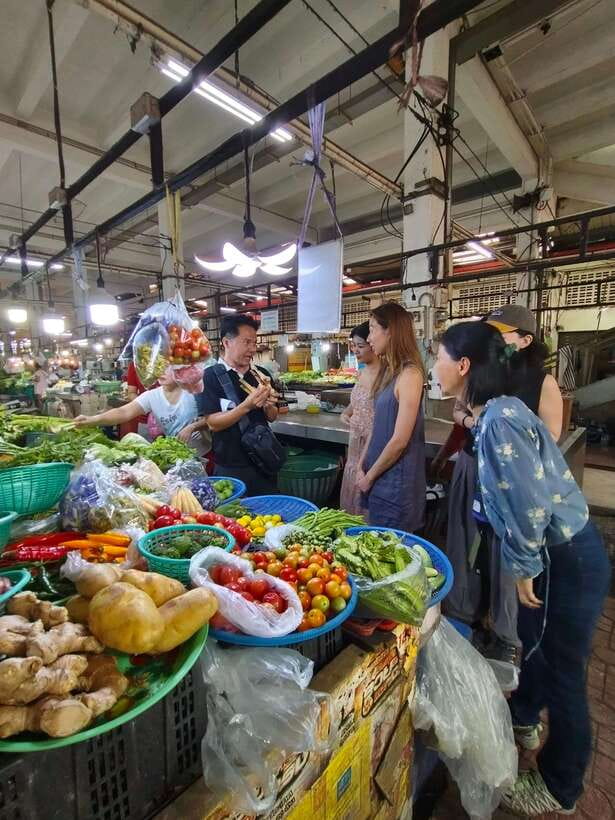 Bangkok: Cooking Class + Tuk Tuk Ride + Market Tour - Entering the renovated Arun Thai kitchen: why the space feels easier