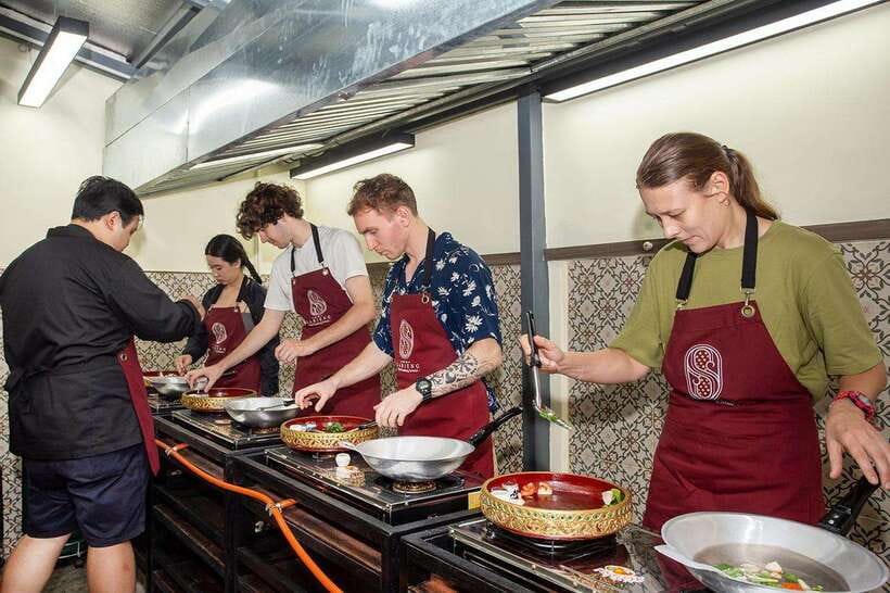 Bangkok: Cooking Class with Market Visit & Tuk Tuk Ride - Spice Level, Station Setup, and Timing That Shapes the Experience