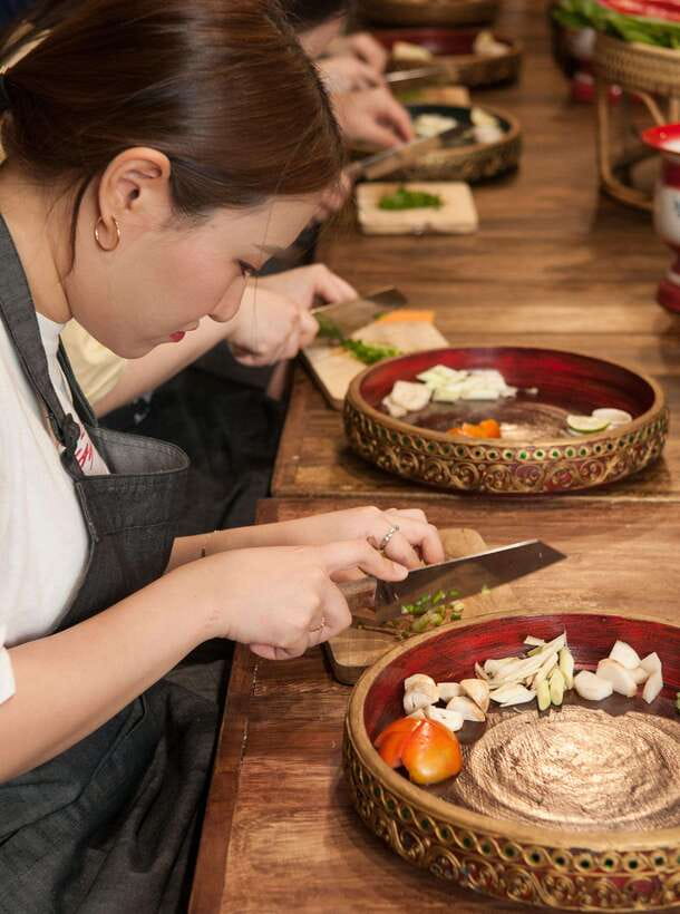 Bangkok: Hands-on Thai Cooking Class and Market Tour - Bangkok cooking at House of Taste: why it feels more than a show