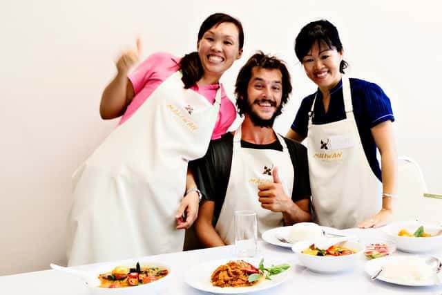 Bangkok: Maliwan Thai Cooking Class with Market Tour - A 4-hour Thai cooking class in Bangkok that starts with real ingredients