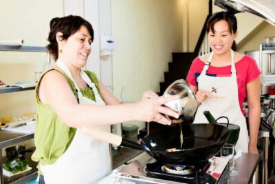 Bangkok: Maliwan Thai Cooking Class with Market Tour - Where you meet and how to find Maliwan Thai Cooking Class (Taladyod)