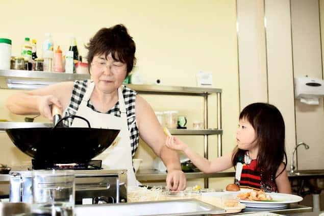 Bangkok: Maliwan Thai Cooking Class with Market Tour - Hands-on cooking: you make 4 dishes with real guidance