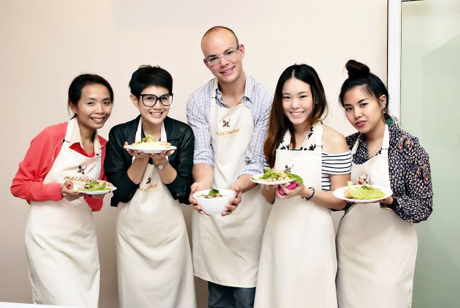 Bangkok: Maliwan Thai Cooking Class with Market Tour - Take-home recipe handouts and an e-certificate you can keep
