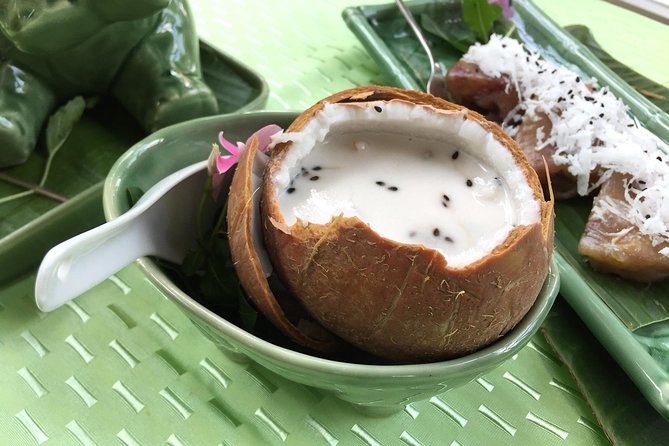 Bangkok Market Tour & Thai Cooking Class with Boat Ride with Aoy - Meeting Aoy near Bang Wa BTS (and why the timing matters)
