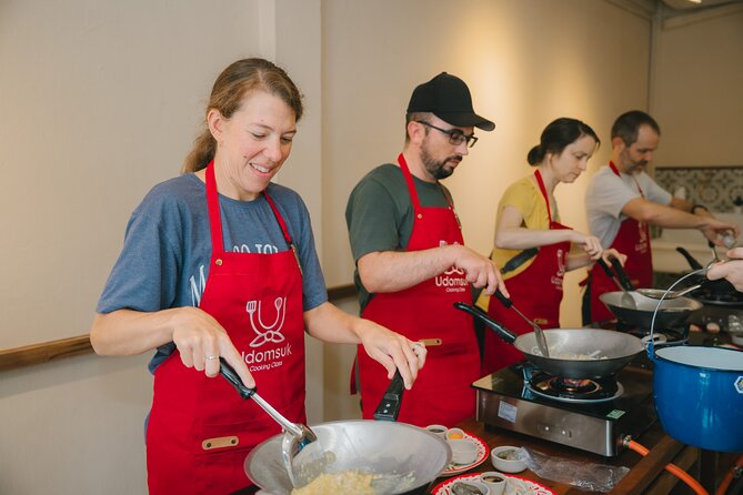 Bangkok Udomsuk Thai Cooking Class with local market tour - The daily menu and dessert: why it matters more than the dish list