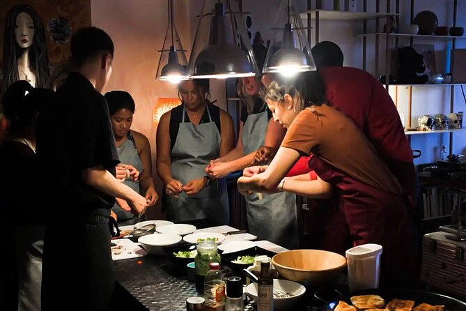 Barcelona Authentic Paella and Sangria Cooking Class - Where You’ll Cook and Dine: Meeting Point and Venue Reality Check