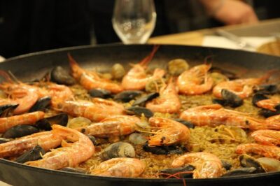 Barcelona Culinary Experience: Paella & Tapas Cooking Class - The 4-hour rhythm: tapas prep, paella main, dessert finish