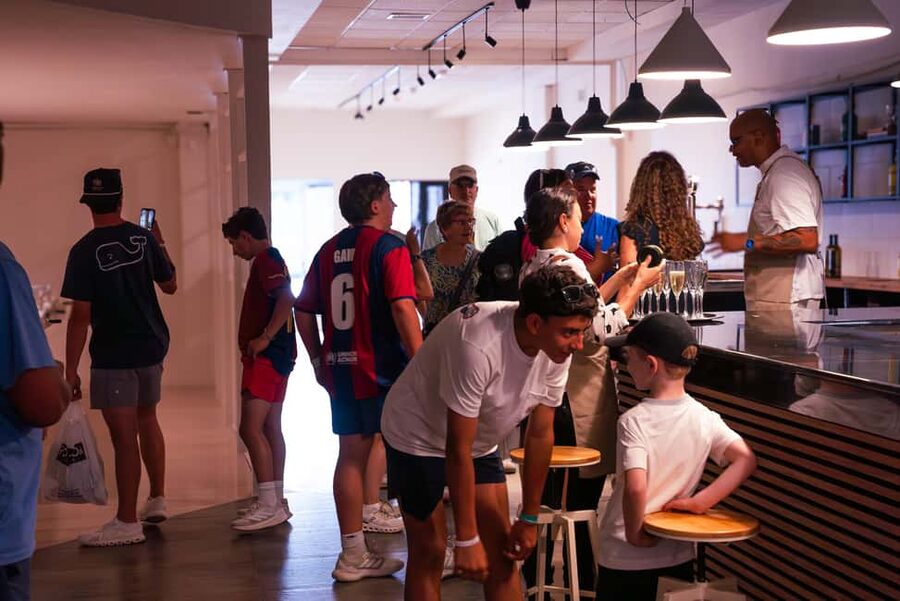 Barcelona: Spanish Tapas Cooking Class with Wine - Key things that make this class worth your time