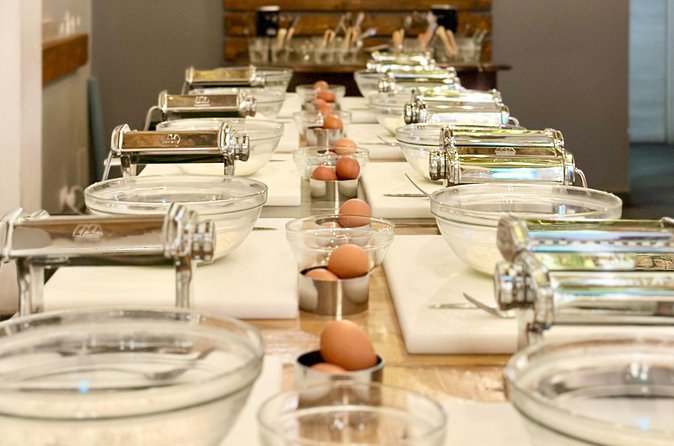Bari: Pasta and Tiramisu Cooking Class with Wine - Who this Bari class is perfect for
