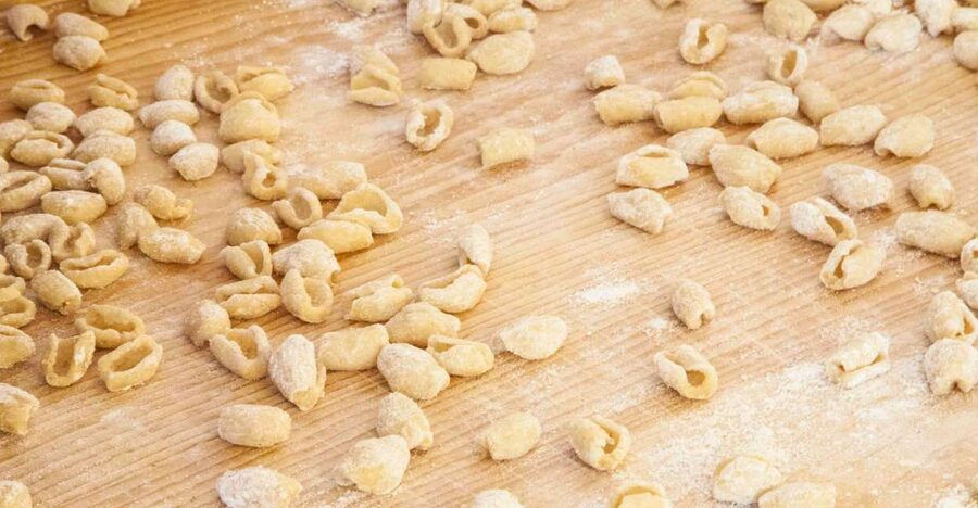Bari: Pasta & Tiramisu Cooking Class at a Local's Home - Why a Bari Pasta and Tiramisu Class in a Real Home Works