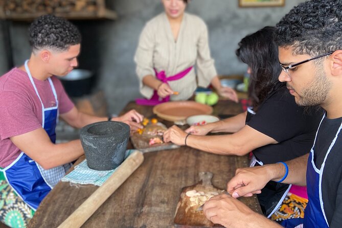 Be a real Balinese with Traditional Balinese Cooking Class - Lunch Over Rice Terraces: The Best Kind of Break