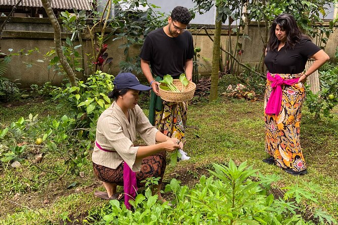 Be a real Balinese with Traditional Balinese Cooking Class - Delodsema Traditional Village Cooking With a Real Family