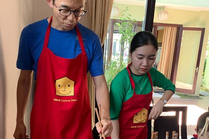 Best cooking class in Hoi An with Jolie (JHA3) - Instructors and group size: why max 10 changes the experience