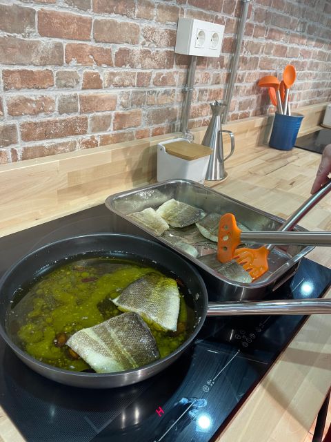 Bilbao: Basque Pintxos and Tapas Cooking Class - Lunch energy without the long wait: wine, charcuterie, and dessert