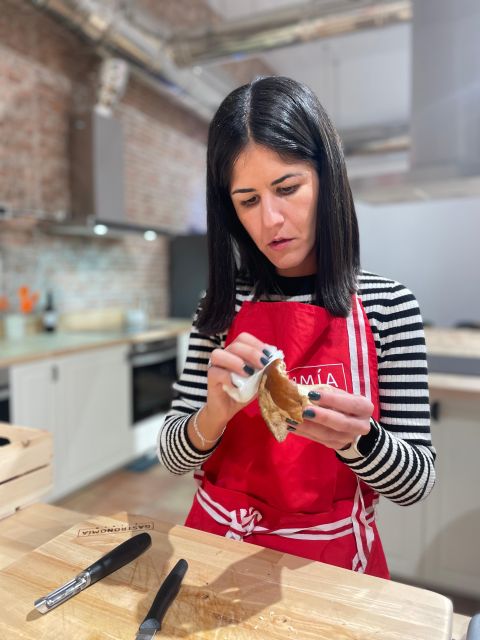 Bilbao: Immersive Basque Cooking Class - The wine pairing vibe: Txakoli and Rioja while you work