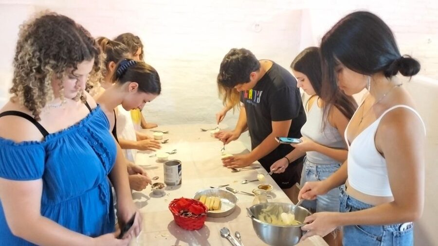 Bologna: Traditional Bolognese Cooking Class with a Meal - Bologna’s rollerpin rule: what makes this class different