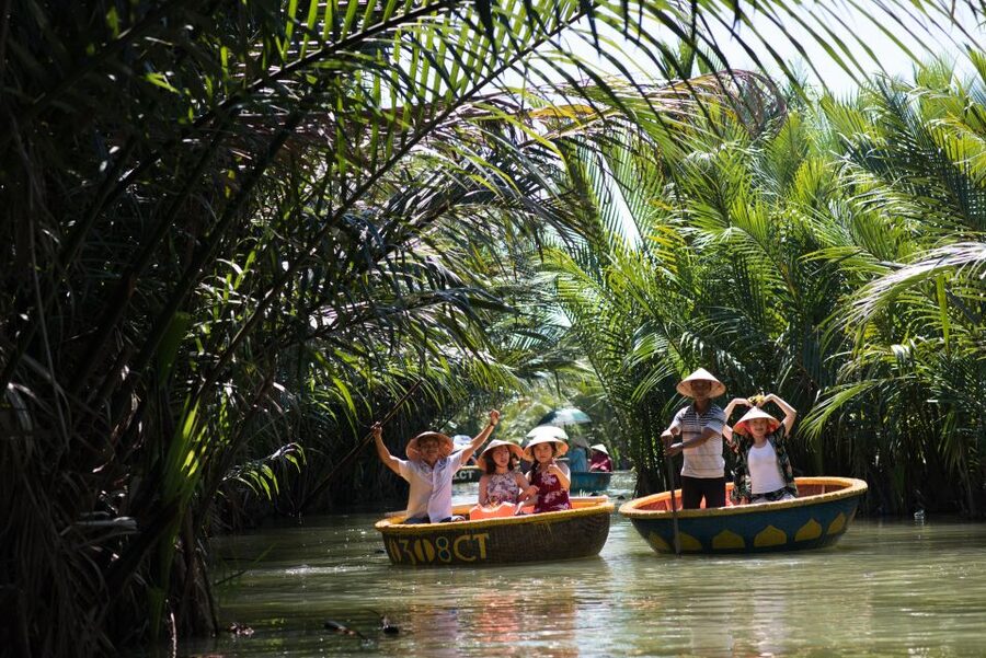 Buffalo Riding, Basket Boat and Cooking Class: Hoian/Da Nang - Crab catching with rods and nets: fun, hands-on, a little unpredictable