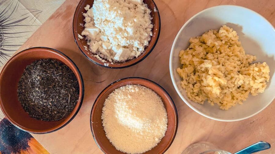 Cagliari: Sardinian Cooking Class with Meal and Drinks - Meet Damiano, Meet the Sardinian Sunday-Supper Mindset