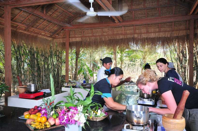 Cambodian Cooking Class from Siem Reap - Tuk-tuk to the countryside: your first taste of Khmer daily life