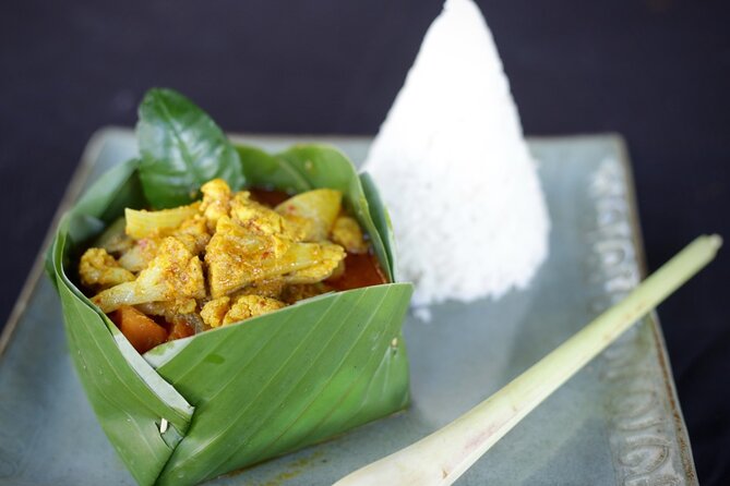 Cambodian Village Cooking Class - Who runs the class: hosts, chefs, and the teaching style
