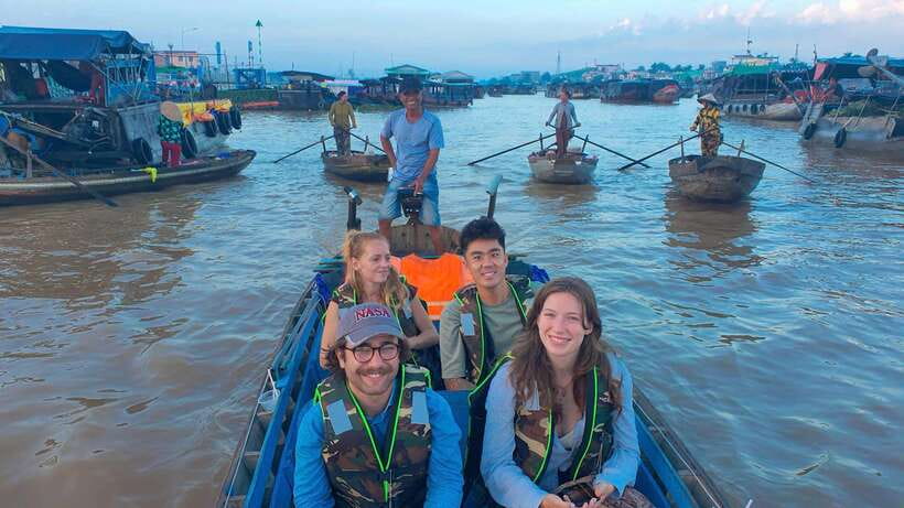 Can Tho: Authentic Mekong Delta – Real Local Life Tour. - Floating house visit: seeing how families adapt to water levels