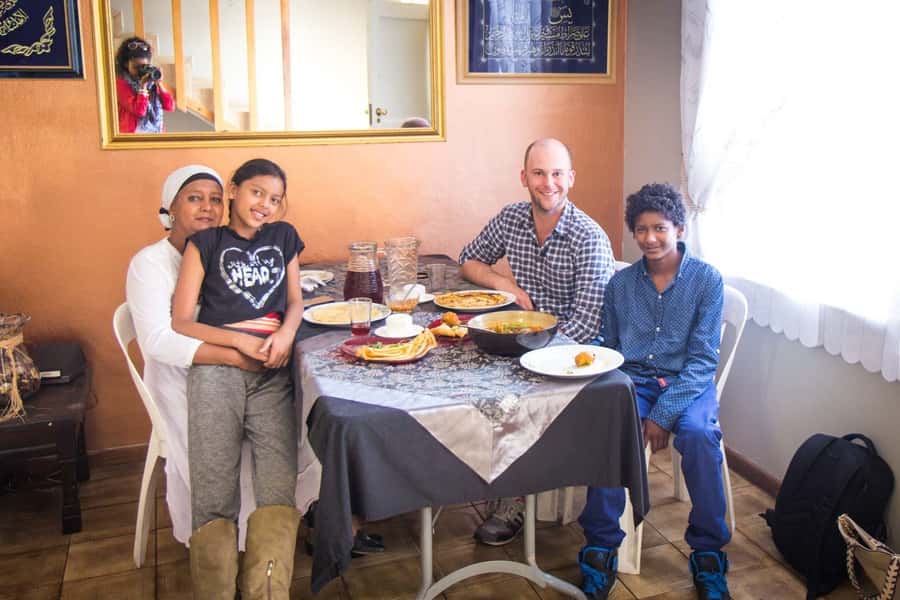 Cape Town: Bo-Kapp Walking Tour and Malay Cooking Class - Landmarks, mosque, and museum stops you’ll actually use