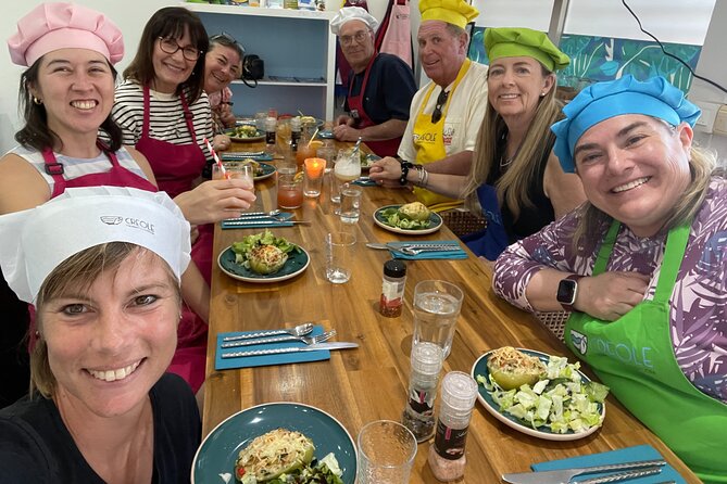 Caribbean Sip'n'Cook Cooking Class in Sint Maarten - Small group size: the real advantage of max 10