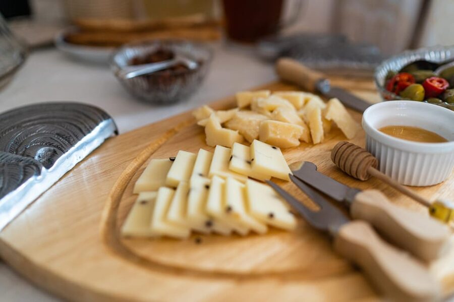 Catania: Cooking class set in a sea front historic villa - Dinner in the historic villa: eating what you made