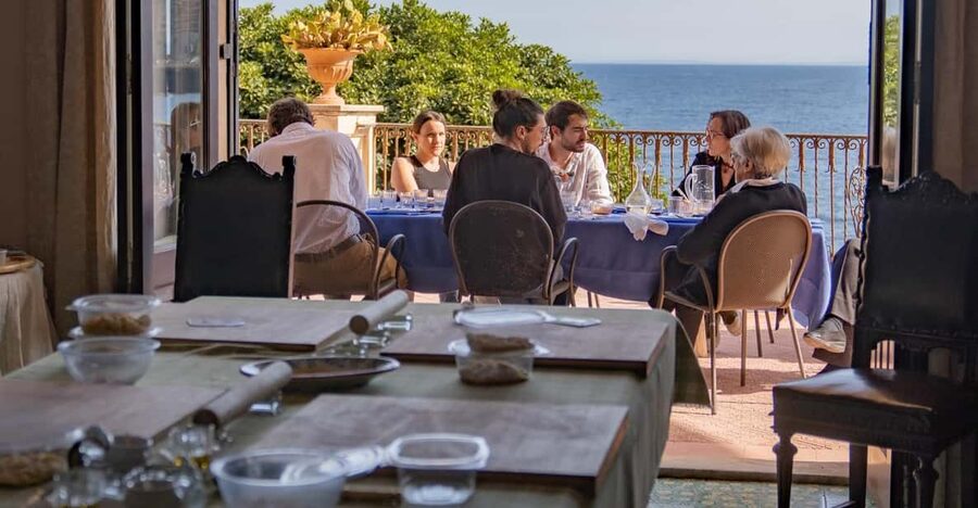 Catania: Cooking class set in a sea front historic villa - Entering the historic villa terrace at Piccolo Porto di Ognina