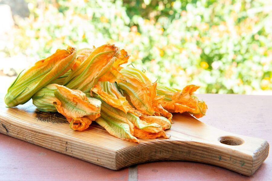 Catania: Private Cooking Class at a Local's Home - The 3-Hour Flow: From Kitchen Prep to Three Sicilian Dishes