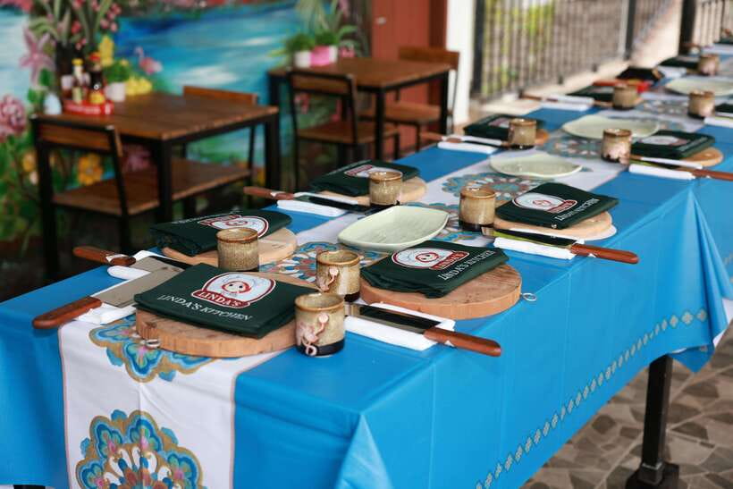 CatBa: Authentic Vietnam Cooking Class and local market tour - Group Size, English Host, and Skip-the-Line Details