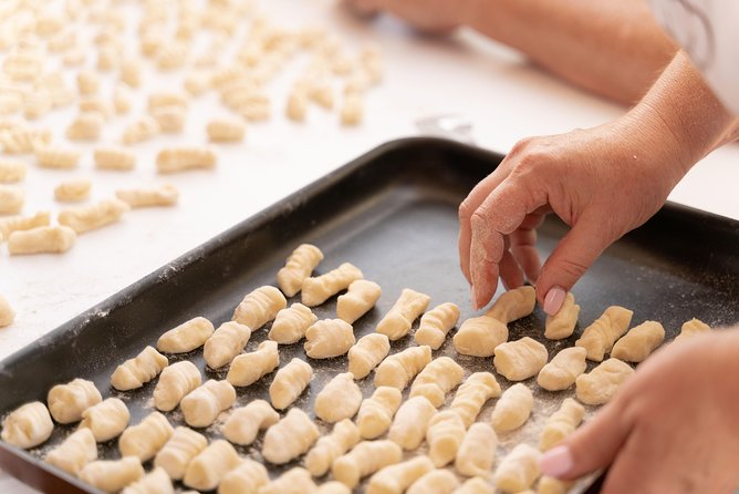 Cesarine: Home Cooking Class & Meal with a Local in Rome - What Private Means in Practice (English Instruction Included)