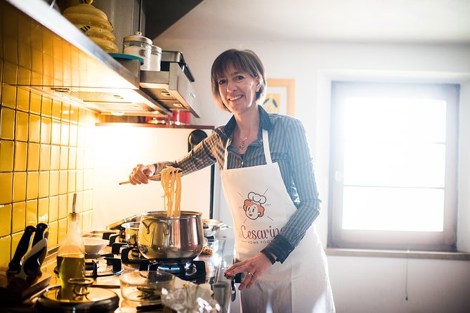 Cesarine: Market Tour & Cooking Class at Local's Home in Lucca - How the Home-Chef Class Works: Small Group, Real Teaching Style